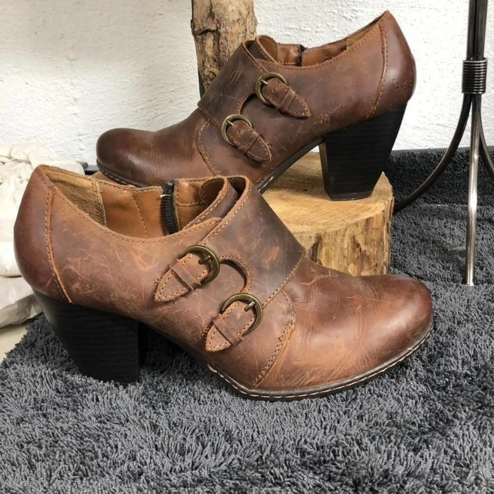b.o.c. Brown Leather Ankle Boots with Distressed‎ Finish